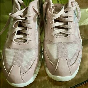 Reebok Women's Light Pink Sneakers